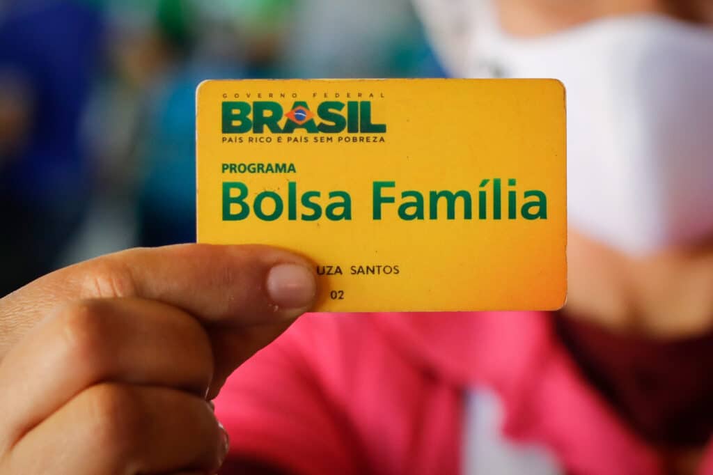 Governo do RS antecipará Bolsa Família até dezembro; descubra os detalhes! (Fonte: Poder360)