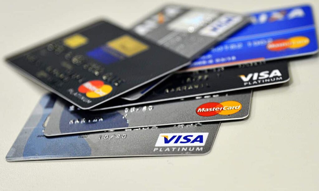 Descubra como funciona o saque extra no cartão do INSS!