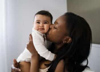 Evite cair em golpes do salário-maternidade