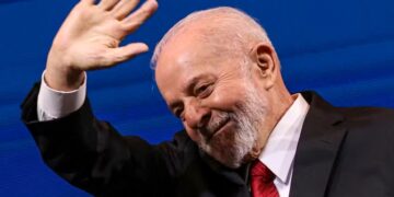 O artigo discute o apoio do presidente Lula a Guilherme Boulos nas eleições municipais de São Paulo em 2024