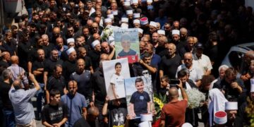 Artigo sobre a tensão crescente entre Israel e o Hezbollah no Oriente Médio