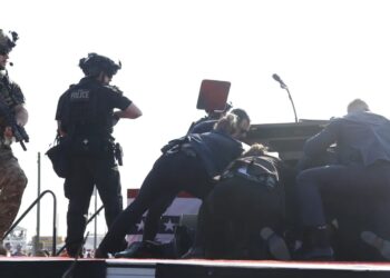 Análise forense detalhada revela segredos de tentativa de assassinato de ex-presidente em comício