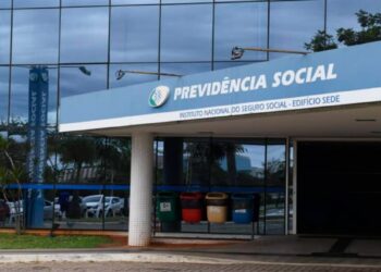 Servidores do Instituto Nacional do Seguro Social em greve desde o início de julho