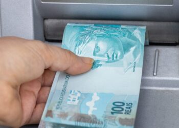 Dilema fiscal que o governo brasileiro enfrenta em 2025 devido a uma disputa em torno do pagamento do PIS/PASEP