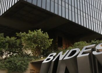 O Banco Nacional de Desenvolvimento Econômico e Social anunciou a abertura de inscrições para um concurso público que oferece 150 vagas