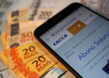 Antecipar o pagamento do Abono PIS/PASEP de dois para um ano pode duplicar gastos do governo em 2025