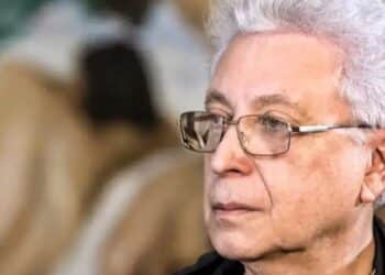 O livro de Aguinaldo Silva revela histórias de bastidores da televisão brasileira