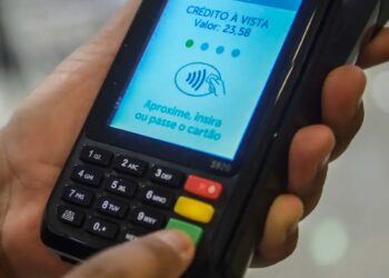 Fique atento! Golpes com maquininha de cartão vêm aumentando no Brasil