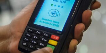 Fique atento! Golpes com maquininha de cartão vêm aumentando no Brasil