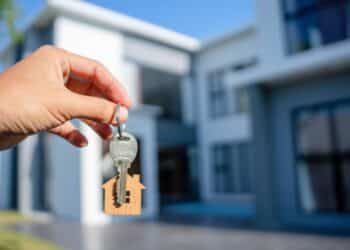 Idosos e Pessoas com Deficiência: saiba como conseguir isenção de parcelas de financiamento imobiliário através do INSS e Caixa