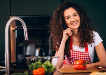 O Bolsa Família permite que cidadãos de baixa renda que não contribuem para a previdência possam se aposentar