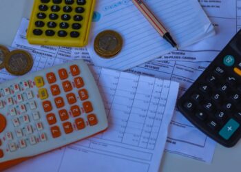 Saiba como negociar suas dívida com até 90% de descontos na Serasa