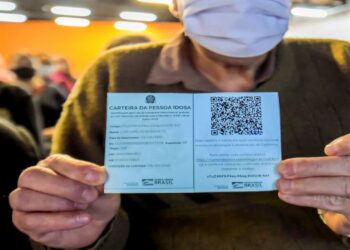 Uma nova lei no Brasil amplia o benefício de transporte público gratuito para idosos de 60 a 64 anos