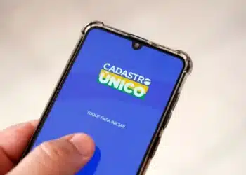 Descubra como receber programas sociais do governo pelo CadÚnico.