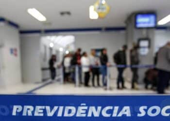 INSS, na João Negrão, para buscar personagem para uma pauta de empréstimos consignados.