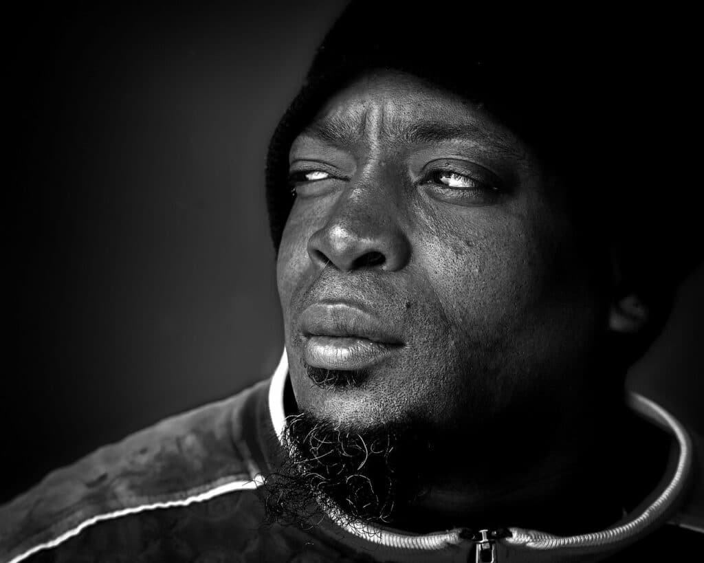 Pessoas negras tem quase 4 vezes maior chance de ser mortas pela Polícia do que brancos, aponta Anuário de Segurança Pública - Veja (Fonte: Pixabay)