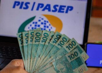 Pagamento pis pasep, cédulas de 10 reais (Fonte: BM&CNEWS).