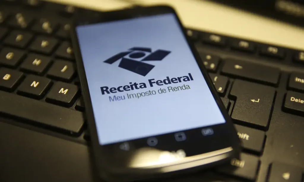 celular aberto no site da receita federal