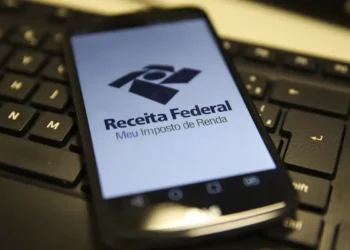 celular aberto no site da receita federal