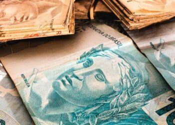 imagem de dinheiro para falar do salário mínimo