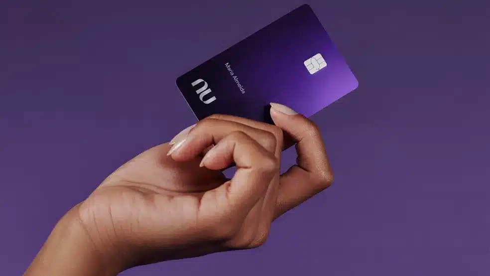 Nubank encerra serviço com Rappi pro e mudança impacta beneficiários.