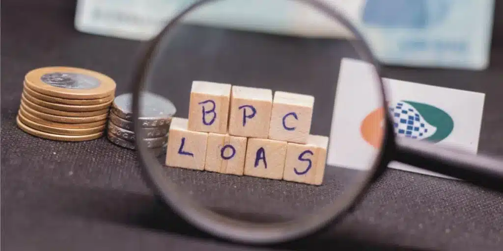 Descubra se tem como receber BPC e bolsa família simultaneamente. 