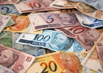 Pagamento do Bolso do Povo pelo Caixa Tem. (Fonte: shutterstock).