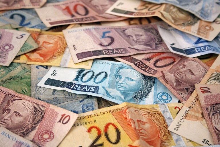 Pagamento do Bolso do Povo pelo Caixa Tem. (Fonte: shutterstock).