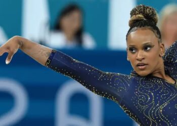 A ginasta brasileira Rebeca Andrade conquista mais uma medalha de prata em Jogos Olímpicos