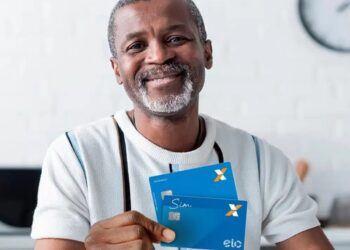Novo cartão de crédito da Caixa com limite de R$ 4.500! Clientes selecionados ganham benefícios exclusivos, como descontos e sem anuidade.