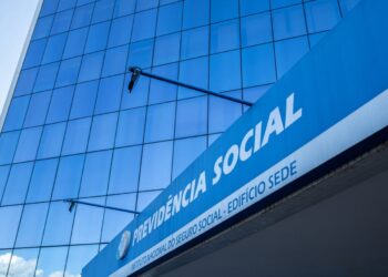 Projeto de Lei 14º Salário INSS: Alívio financeiro para aposentados e pensionistas? Detalhes do PL 4.367/20. Leia mais e fique informado.