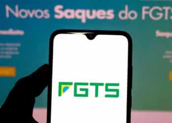 O Saque Calamidade do FGTS oferece apoio financeiro essencial para vítimas das enchentes no RS, ajudando na reconstrução e alívio imediato