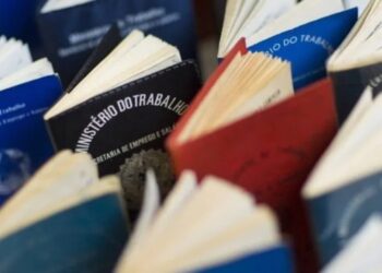 Valor do salário mínimo previsto para 2025 no Brasil, baseado em fontes oficiais e estimativas.