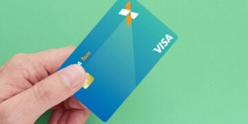 Abrir conta poupanÇa na Caixa é simples e prático. Veja como fazer, quais documentos são necessários e benefícios de ter um cartão poupança.