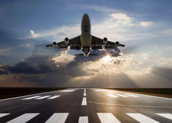 Programa Voa Brasil oferece passagens aéreas por R$ 200 para aposentados do INSS