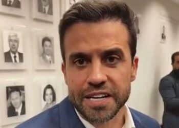 Um doador insatisfeito, Pablo Marçal, pede a devolução de R$100 mil doados à campanha de Bolsonaro. O desentendimento põe em xeque alianças!