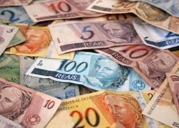 Salário Mínimo de São Paulo aumenta para R$ 1.640. Entenda os impactos e discussões sobre o reajuste e sua influência na economia!