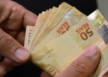 Entenda como sacar seu FGTS via PIX de forma simples e rápida. Um guia prático com passo a passo e vantagens dessa nova modalidade.