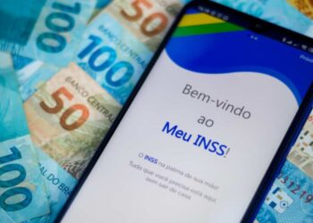 Descubra tudo sobre o pagamento extra do INSS em agosto que está surpreendendo os beneficiários, superando até mesmo o 14º salário!