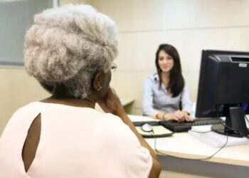 Comissão do Senado aprova projeto que isenta pagamento de FGTS e INSS para trabalhadores aposentados