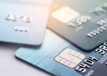 Nova lei no Brasil limita juros de cartes de crédito ao dobro do valor da dívida original