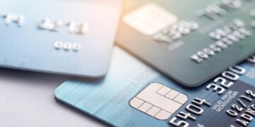 Nova lei no Brasil limita juros de cartes de crédito ao dobro do valor da dívida original