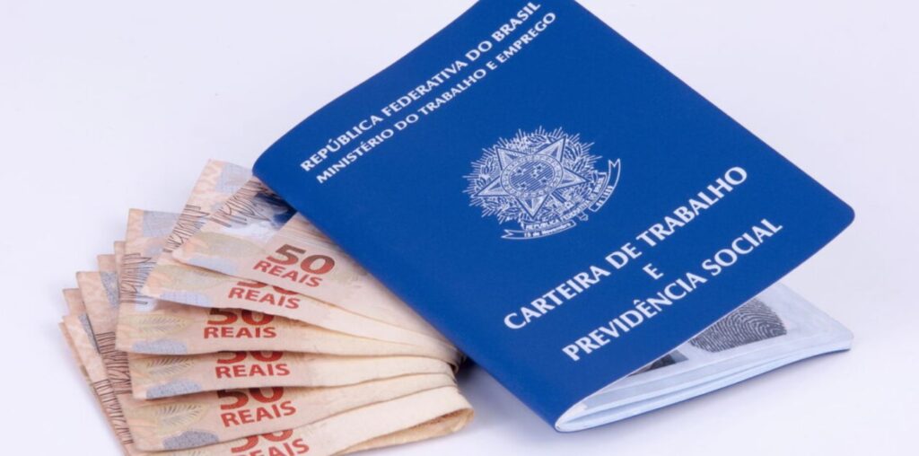 Novo salário mínimo de R$ 1.711 entra em vigor em breve - Confira