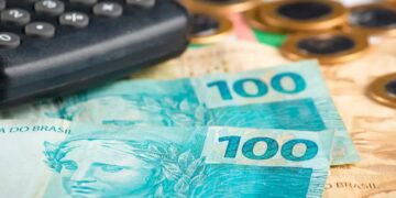 Saiba tudo sobre empréstimo consignado: taxas de juros, benefícios, quem pode solicitar e muito mais.