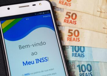 O Projeto de Lei nº 4367/2020, que propõe o pagamento de um 14º salário para aposentados e pensionistas, ainda está em tramitação na Câmara