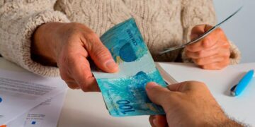 Novas taxas de juros para empréstimos consignados de beneficiários do INSS: teto máximo de 1,66% ao mês