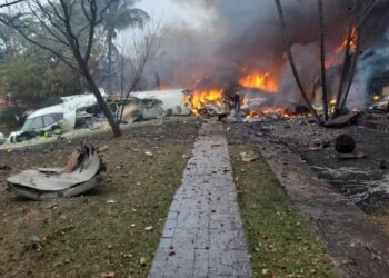Um avião com 62 passageiros caiu em Vinhedo, SP