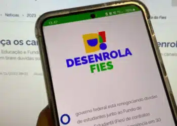 Desenrola Fies apresenta oportunidades exclusivas para jovens endividados por financiamento estudantil.