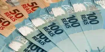 cédulas de 50 e 100 reais