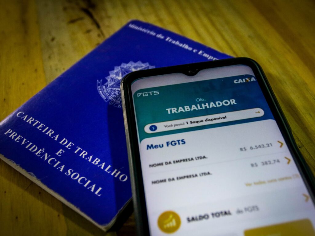 Descubra se quem tem saque-aniversário recebe lucros do FGTS!